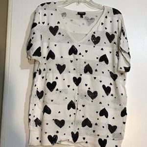 Torrid White Top with Black Hearts Size 2